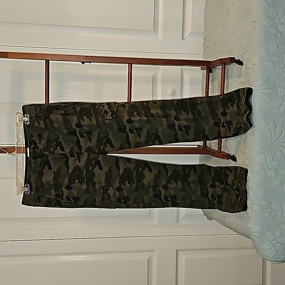 Old Navy Cargo Camo/green Pull On Elastic Waist Pants, XL 14-16, Husky